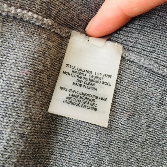 Elie TAHARI 100% Extrafine Merino Wool Cardigan S - Picture 7 of 10
